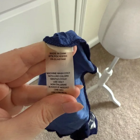 Vince Camuto Floral Sleeveless Tunic Top Navy Blue Size Large - Picture 2 of 9